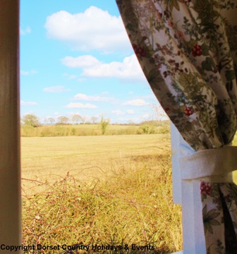 Shepherd's Hut Glamping